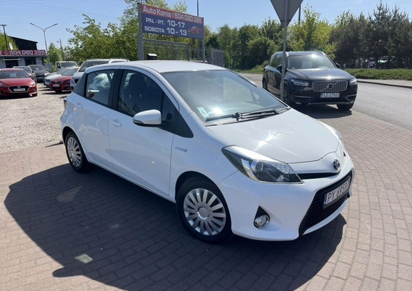 Toyota Yaris cena 39500 przebieg: 106000, rok produkcji 2014 z Biłgoraj małe 211